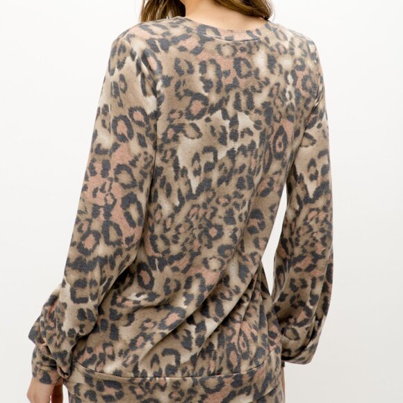 MYSTREE Leopard Print Long Sleeve Top, Soft Brushed Knit Animal Print Pullover - Picture 3 of 8